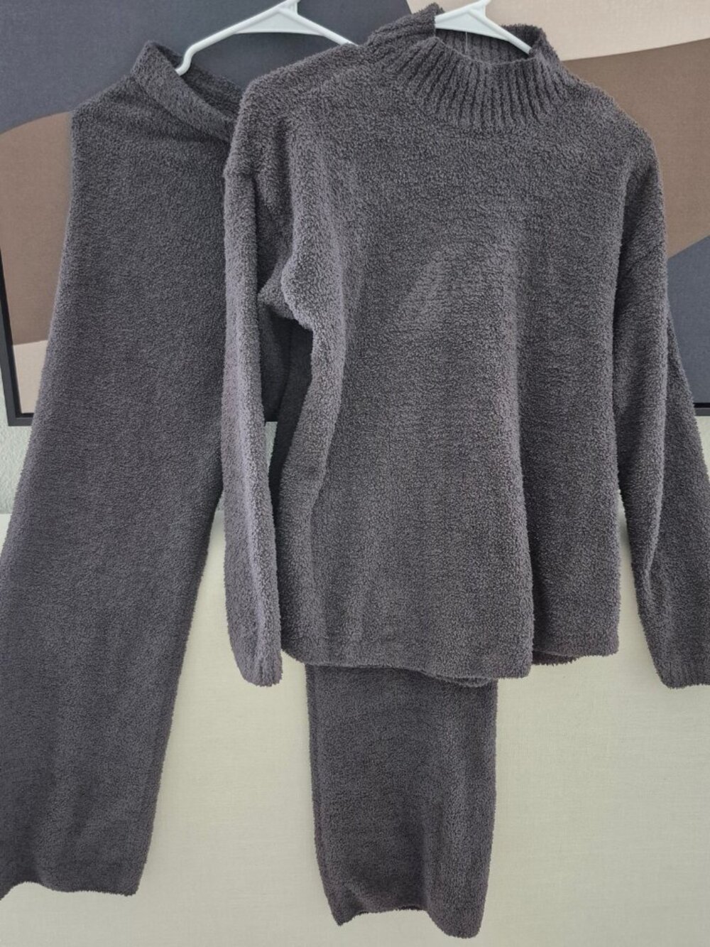 UNIQLO Mock Neck Sweater & Soft Sweater Lounge Pants Set